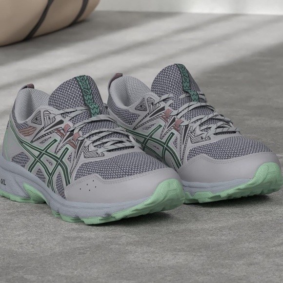 ASICS - Picture 5 of 6